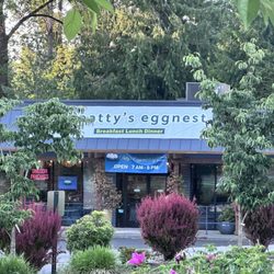 Patty's Eggnest - They said open to 8pm, but always closed.