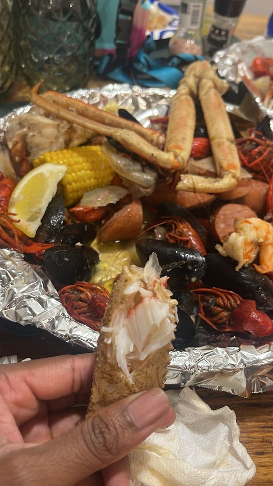 Ken's Seafood Market Logo