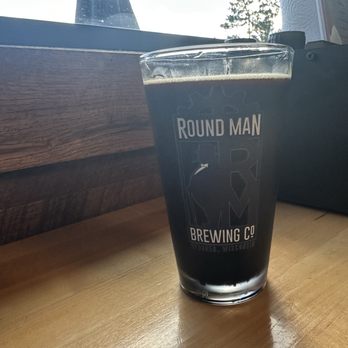 Strongman Smokehouse - Chocolate porter from Round Man - Smokehouse Near Me - Trego, Wisconsin