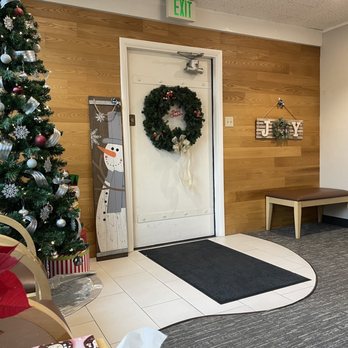 DiGrazia John C, DDS - DiGrazia Dentistry - Waiting room at Christmas - Oral Surgeons Near Me - Reno, Nevada DiGrazia John C, DDS - DiGrazia Dentistry - Waiting room at Christmas - Oral Surgeons Near Me - Reno, Nevada