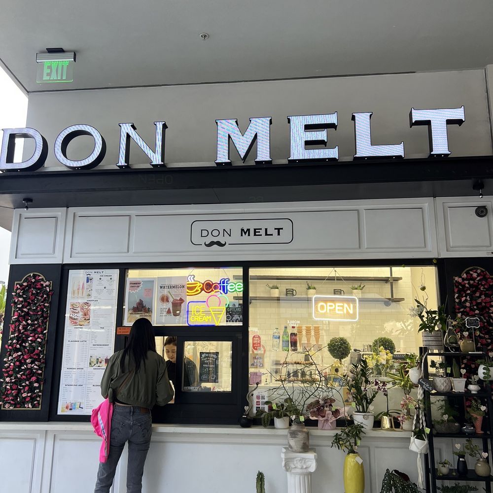 Don Melt - Outside view of shop where you line up - Coffee & Tea Near Me - Buena Park, California