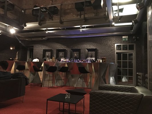 Blow Up Hall 5050 by null
