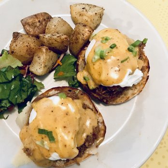 Roundel Cafe - Braised Pulled Beef Benny with Havarti and Habanero Hollandaise - Breakfast & Brunch Near Me - Vancouver, British Columbia Roundel Cafe - Braised Pulled Beef Benny with Havarti and Habanero Hollandaise - Breakfast & Brunch Near Me - Vancouver, British Columbia