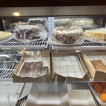 Park Avenue Cafe - Dessert case - Sandwiches Near Me - Portland, Oregon Park Avenue Cafe - Dessert case - Sandwiches Near Me - Portland, Oregon