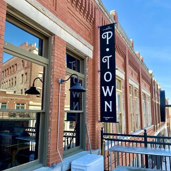 P-Town Pizza - Exterior - Pizza Near Me - Pawhuska, Oklahoma