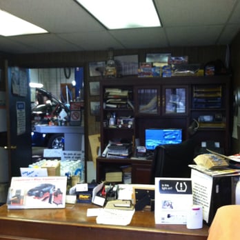 Whitey's Automotive - The office - Auto Repair Near Me - Chantilly, Virginia