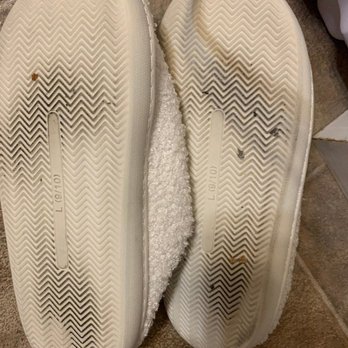 Courtyard by Marriott Pullman - Brand new slippers after 24 hrs at Marriott pullman. FILTHY CARPET. - Hotels Near Me - Pullman, Washington Courtyard by Marriott Pullman - Brand new slippers after 24 hrs at Marriott pullman. FILTHY CARPET. - Hotels Near Me - Pullman, Washington