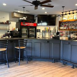 Bobs Off Square Bar & Grill - Inside Bar