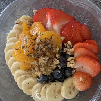 Conversations - Pretty açaí bowl. - Cafes Near Me - Honolulu, Hawaii