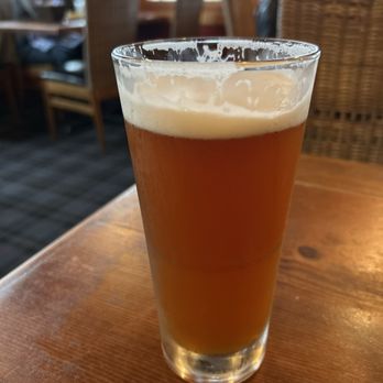 Duke's Seafood - Local amber ale - Seafood Near Me - Seattle, Washington Duke's Seafood - Local amber ale - Seafood Near Me - Seattle, Washington
