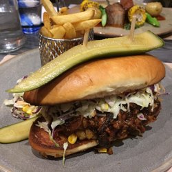 Chophouse Grill - Pulled pork burger
