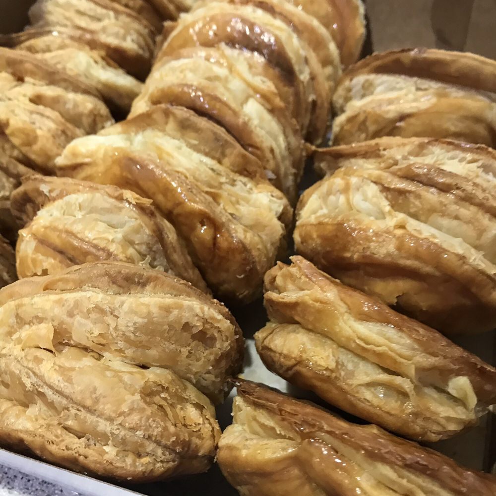 Los Tres Conejitos Bakery - Meat pastelito - Bakeries Near Me - Hialeah, Florida Los Tres Conejitos Bakery - Meat pastelito - Bakeries Near Me - Hialeah, Florida