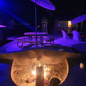 Hicksville Trailer Palace - Night fire - Hotels Near Me - Joshua Tree, California