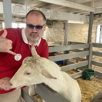 The Amish Village - Hubby found a new friend - Tours Near Me - Ronks, Pennsylvania The Amish Village - Hubby found a new friend - Tours Near Me - Ronks, Pennsylvania