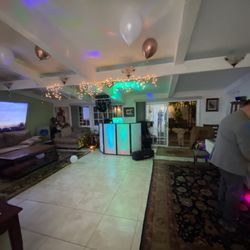 LA Party DJ's - The dj booth