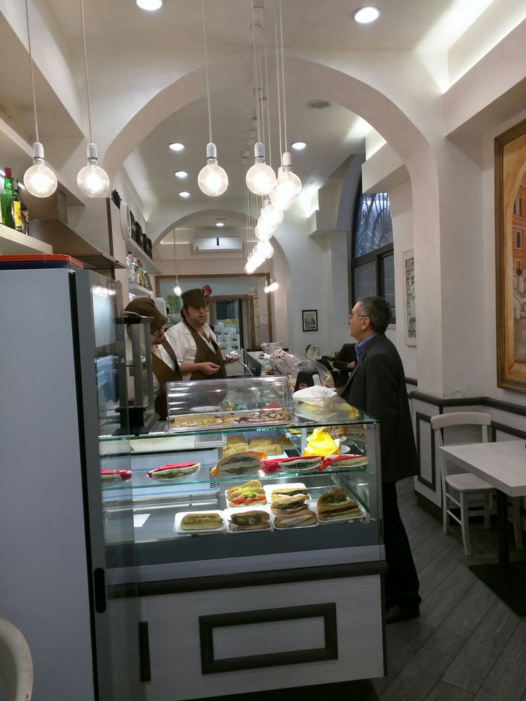 ELEN BAR CENTRIFUGHERIA Updated June 2024 Via Capo le Case 27, Roma