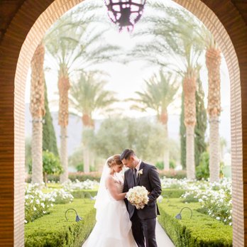 Tom Simmons Events - A classic shot of a classic couple at Toscana - Indian Wells - Party & Event Planning Near Me - Palm Springs, California Tom Simmons Events - A classic shot of a classic couple at Toscana - Indian Wells - Party & Event Planning Near Me - Palm Springs, California