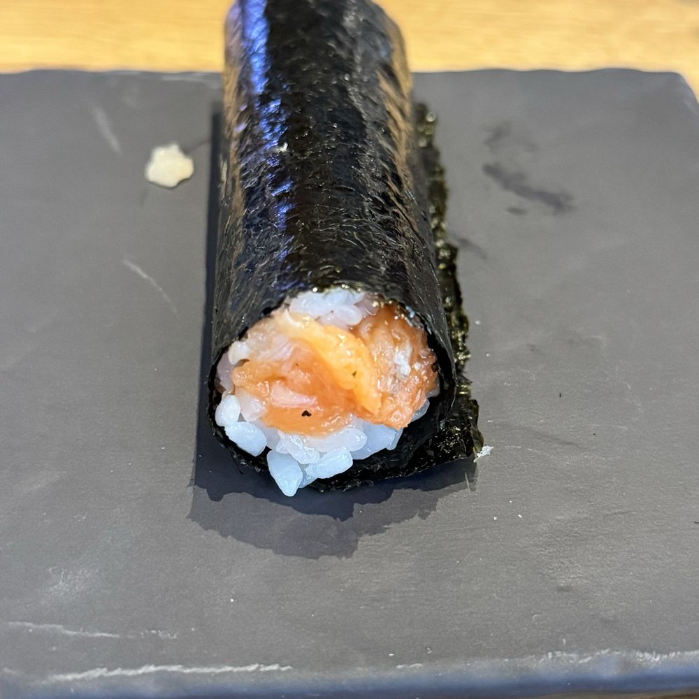 Hello Nori - Salmon roll - Sushi Bars Near Me - Toronto, Ontario