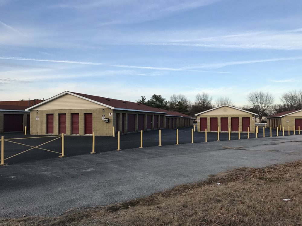 GATEWAY STORAGE MALL Updated April 2024 33 Royal Heights Centre