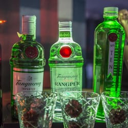 Shisha's Lounge - Más de 100 marcas diferentes de bebidas alcohólicas de primera calidad sirven en Shisha's Lounge. Encuentra tu preferida!