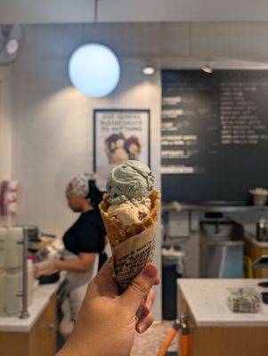 Jeni's Splendid Ice Creams by null