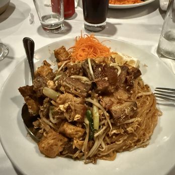 Shana Thai Restaurant - Pad Thai beef and crispy pork belly - Thai Near Me - Mountain View, California Shana Thai Restaurant - Pad Thai beef and crispy pork belly - Thai Near Me - Mountain View, California