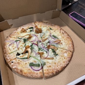 Wooden Heart Kitchen - Gluten free mushroom pizza - Burgers Near Me - Dundee, Oregon Wooden Heart Kitchen - Gluten free mushroom pizza - Burgers Near Me - Dundee, Oregon