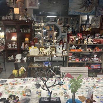 Your Mom's House - Antiques Near Me - Foley, Alabama Your Mom's House - Antiques Near Me - Foley, Alabama