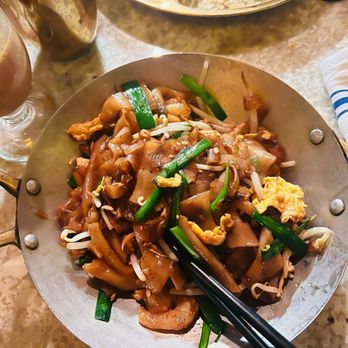 Laut - Char-Kway Teow - Thai Near Me - New York, New York