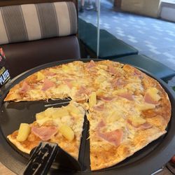 Shakey's - Hawaiian pizza thin crust