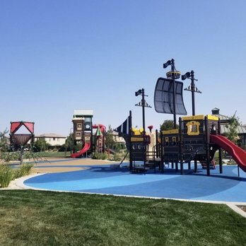William S. Moss Park - Pirate ship and triple level tree house - Parks Near Me - Lathrop, California