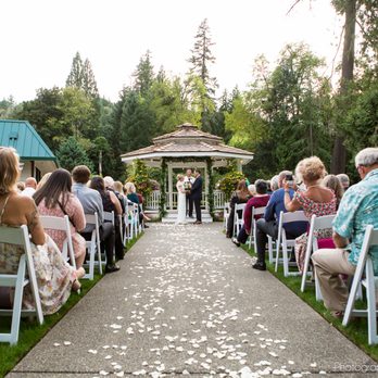 The Lakeside Gardens - Saying I do at Lakeside Gardens. Photographed by Photography by Cambrae. - Venues & Event Spaces Near Me - Portland, Oregon The Lakeside Gardens - Saying I do at Lakeside Gardens. Photographed by Photography by Cambrae. - Venues & Event Spaces Near Me - Portland, Oregon