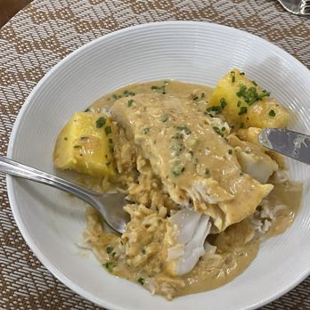 The Dining Lab At Monroe College - Thai curry cod with pineapple and jasmine rice - New American Near Me - New Rochelle, New York The Dining Lab At Monroe College - Thai curry cod with pineapple and jasmine rice - New American Near Me - New Rochelle, New York