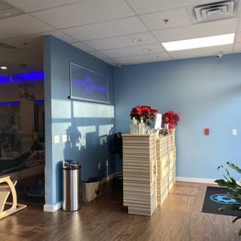 Club Pilates - Club Pilates front desk - Pilates Near Me - Metuchen, New Jersey