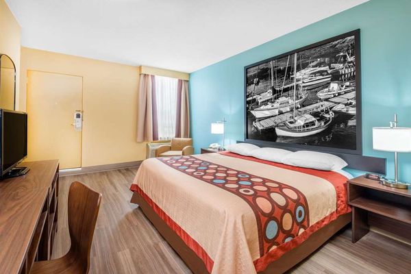 Super 8 by Wyndham Thunder Bay by null