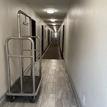 Econo Lodge Inn & Suites - Enter room from inside hallway. - Hotels Near Me - Santa Fe, New Mexico Econo Lodge Inn & Suites - Enter room from inside hallway. - Hotels Near Me - Santa Fe, New Mexico