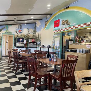 Get The Burger - Dining room - Burgers Near Me - Big Bear Lake, California