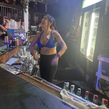 America's Backyard - a woman at a bar - Dance Clubs Near Me - Fort Lauderdale, Florida America's Backyard - a woman at a bar - Dance Clubs Near Me - Fort Lauderdale, Florida