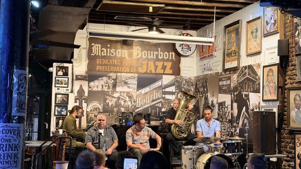 Maison Bourbon by null