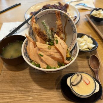 Tendon Kohaku - Seared salmon aimori tendon set - Japanese Near Me - Bellevue, Washington
