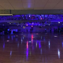 Jimmie's Rollerdrome - Night crowds