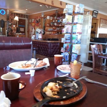 Hillcrest Restaurant - Neat roadhouse ambiance. - Breakfast & Brunch Near Me - Las Vegas, New Mexico