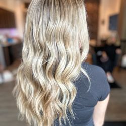 1 Oak Salon