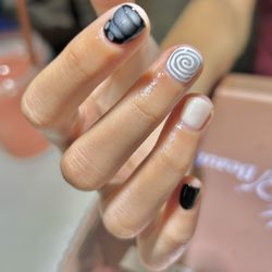 Kids gel polish with design