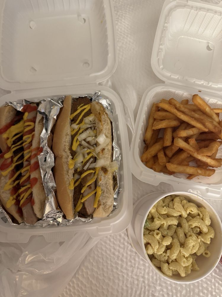 Food from Hungry's Grill