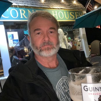Ryans Corner House - Me with the black and blue - Pubs Near Me - Kennebunk, Maine