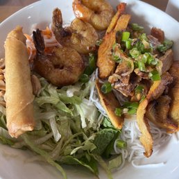 Vermicelli with egg roll, grilled shrimp, and chicken Vermicelli with egg roll, grilled shrimp, and chicken