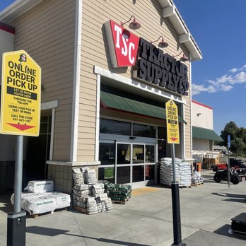 Tractor Supply - Department Stores Near Me - Tehachapi, California
