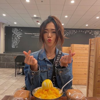 Handsome Bakery & Cafe - Mango bingsoo and castella - Bakeries Near Me - Niles, Illinois Handsome Bakery & Cafe - Mango bingsoo and castella - Bakeries Near Me - Niles, Illinois