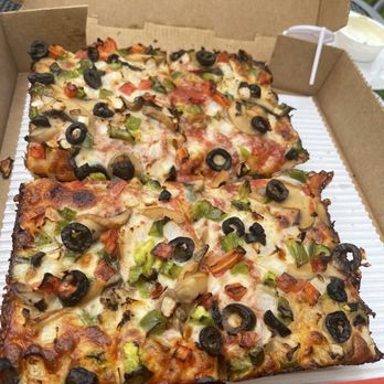 Jet's Pizza - Veggie pizza - Pizza Near Me - Auburn Hills, Michigan